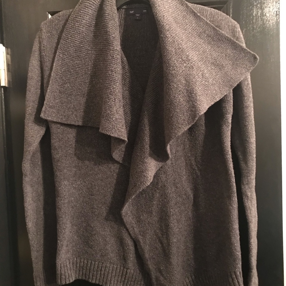 Good condition knit sweater doesn’t fit me anymore